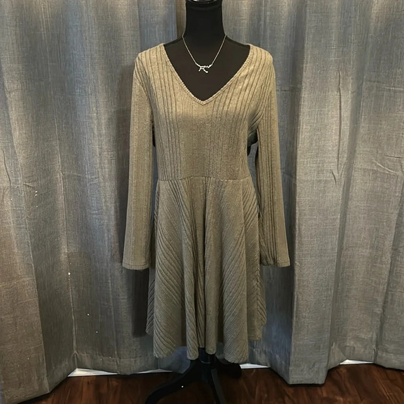 Green Shein Dress - Picture 1 of 4